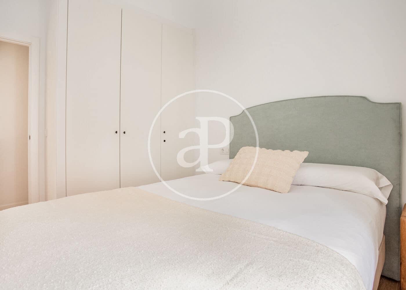 3 quarto Apartamento para arrendar em Madrid cidade - 4 600 € (Ref: 8726517)