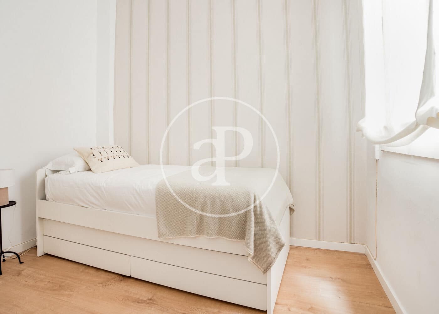 3 quarto Apartamento para arrendar em Madrid cidade - 4 600 € (Ref: 8726517)