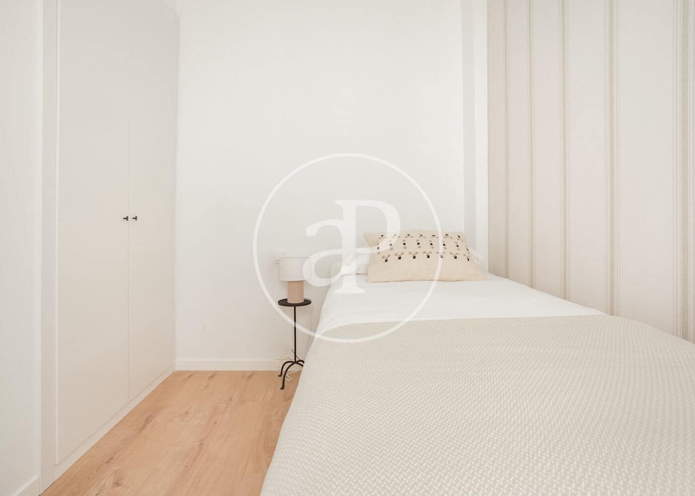 3 quarto Apartamento para arrendar em Madrid cidade - 4 600 € (Ref: 8726517)