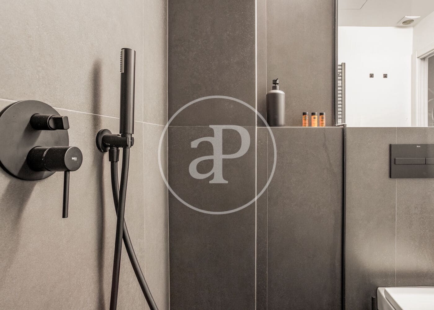 3 soveværelse Lejlighed til leje i Madrid by - € 5.000 (Ref: 8726522)