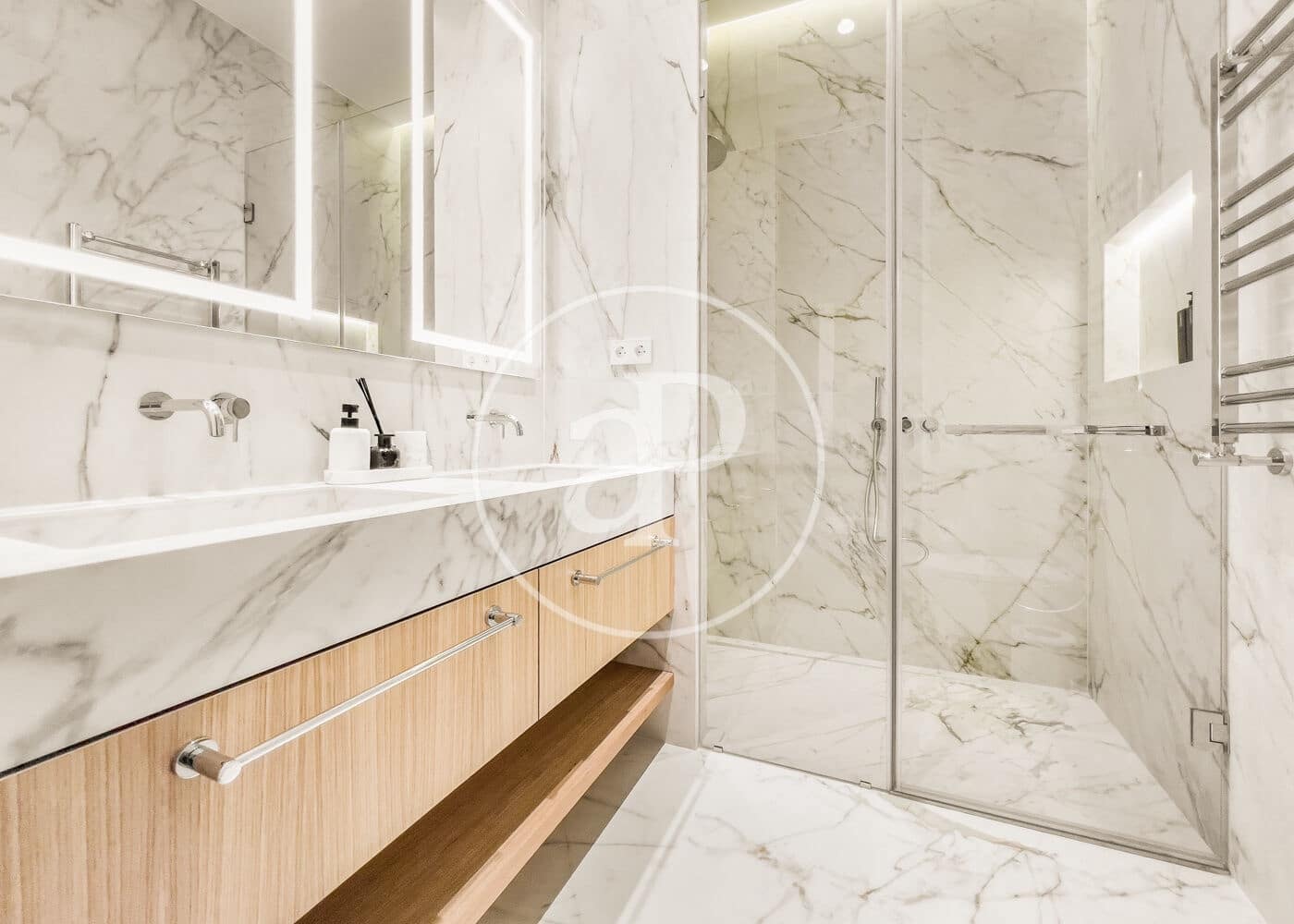 Appartement de 3 chambres à louer à Madrid ville - 10 000 € (Ref: 8726523)