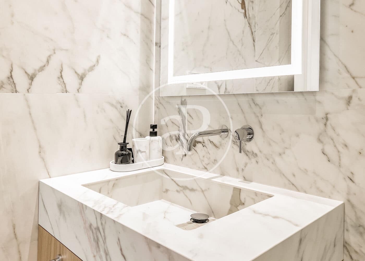 Appartement de 3 chambres à louer à Madrid ville - 10 000 € (Ref: 8726523)