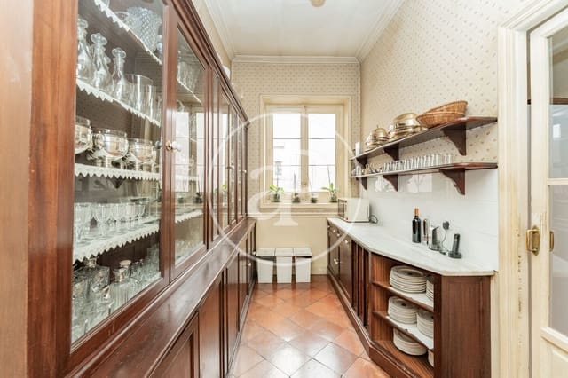 4 soveværelse Lejlighed til leje i Almagro, Madrid by - € 25.000 (Ref: 8726526)