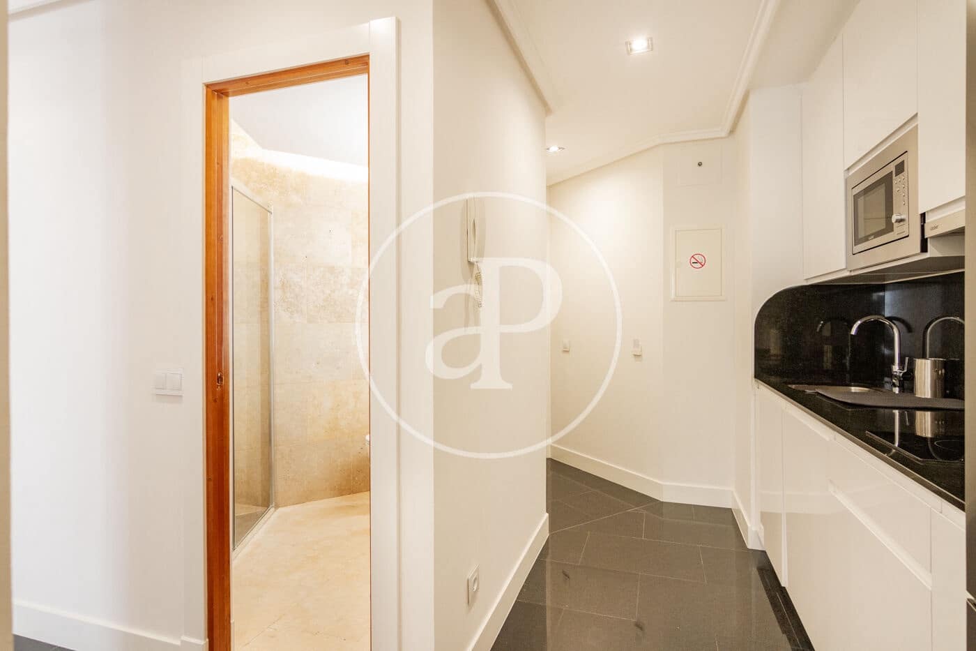 1 soveværelse Lejlighed til leje i Madrid by - € 2.145 (Ref: 8726528)