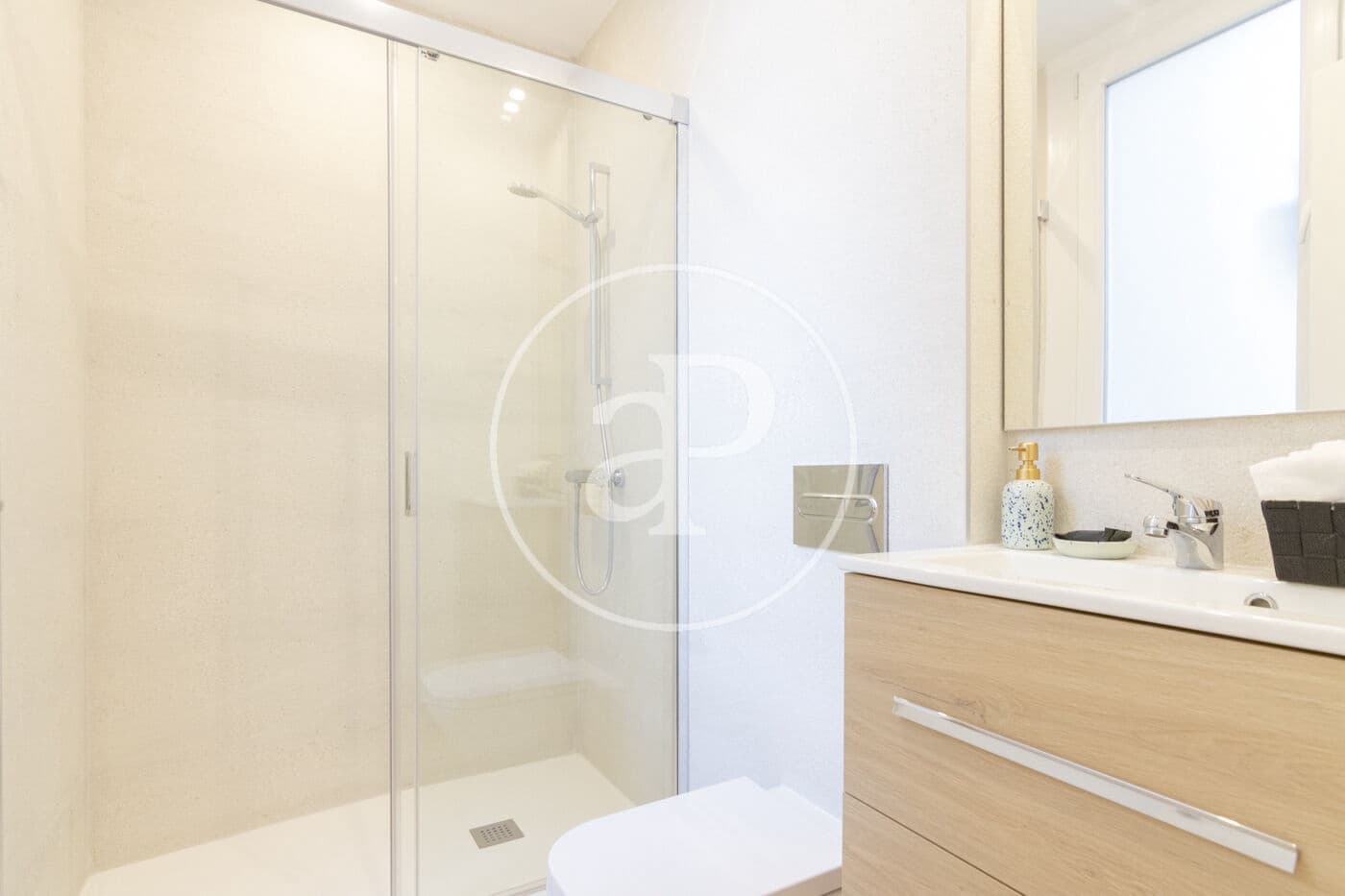 2 soverom Leilighet til leie i Madrid by - € 2 290 (Ref: 8728824)
