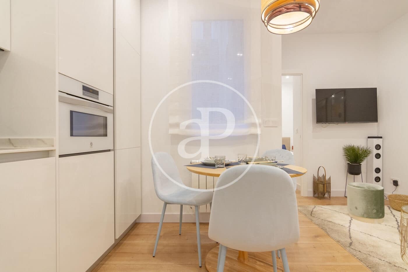 2 soverom Leilighet til leie i Madrid by - € 2 290 (Ref: 8728824)