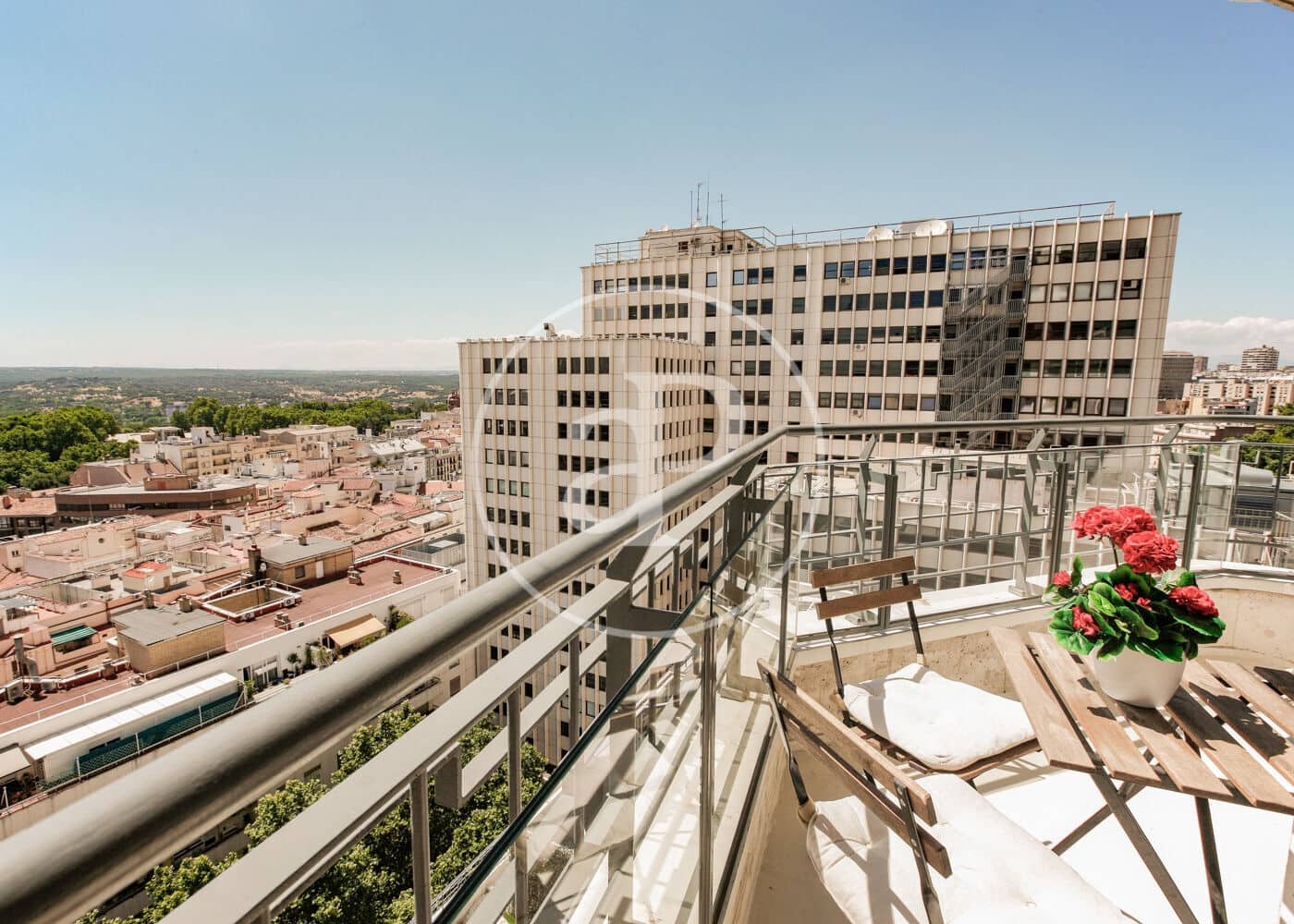 1 soveværelse Lejlighed til leje i Madrid by - € 2.500 (Ref: 8728828)