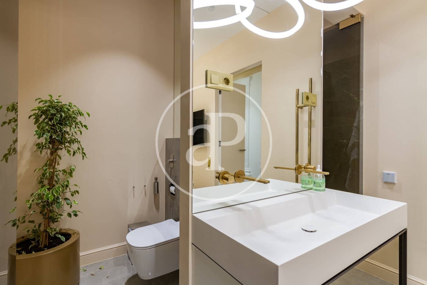 3 soveværelse Lejlighed til leje i Madrid by - € 7.500 (Ref: 8735490)