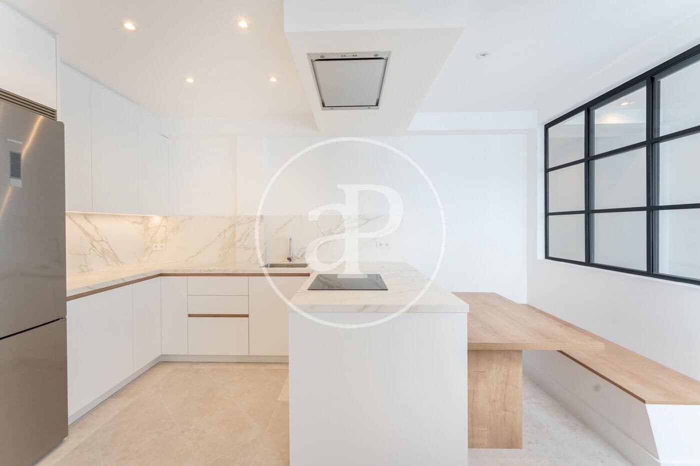 4 soverom Penthouse til leie i Madrid by - € 4 200 (Ref: 8738703)