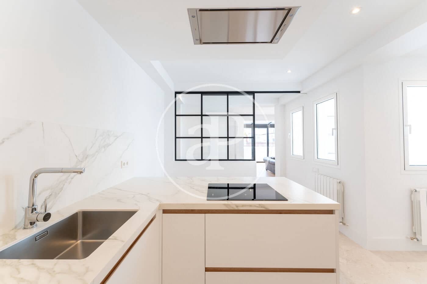 4 soverom Penthouse til leie i Madrid by - € 4 200 (Ref: 8738703)