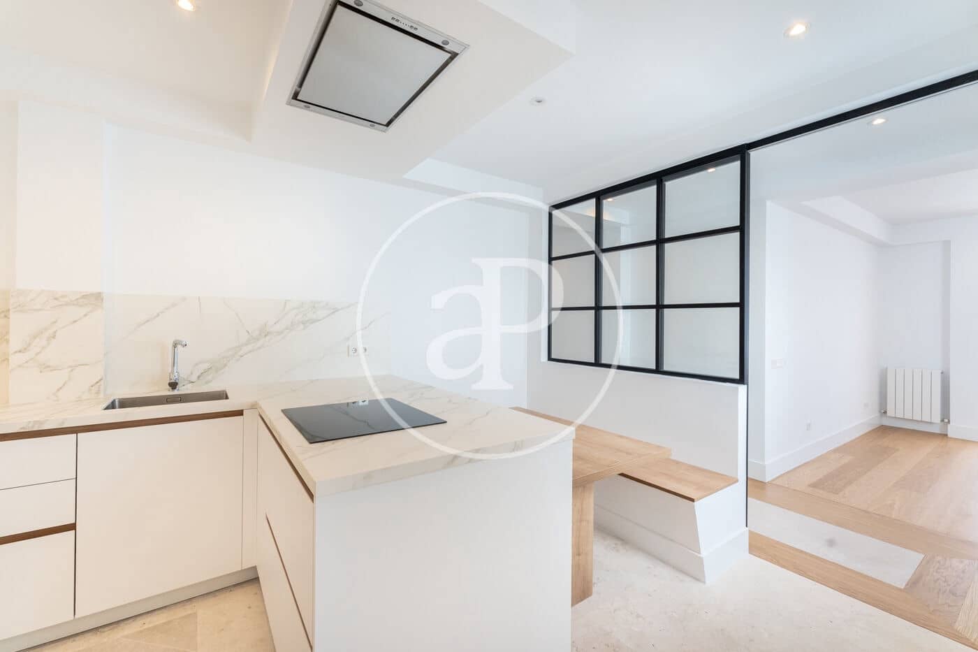 4 soverom Penthouse til leie i Madrid by - € 4 200 (Ref: 8738703)