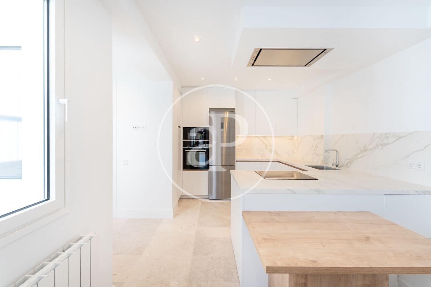 4 soverom Penthouse til leie i Madrid by - € 4 200 (Ref: 8738703)