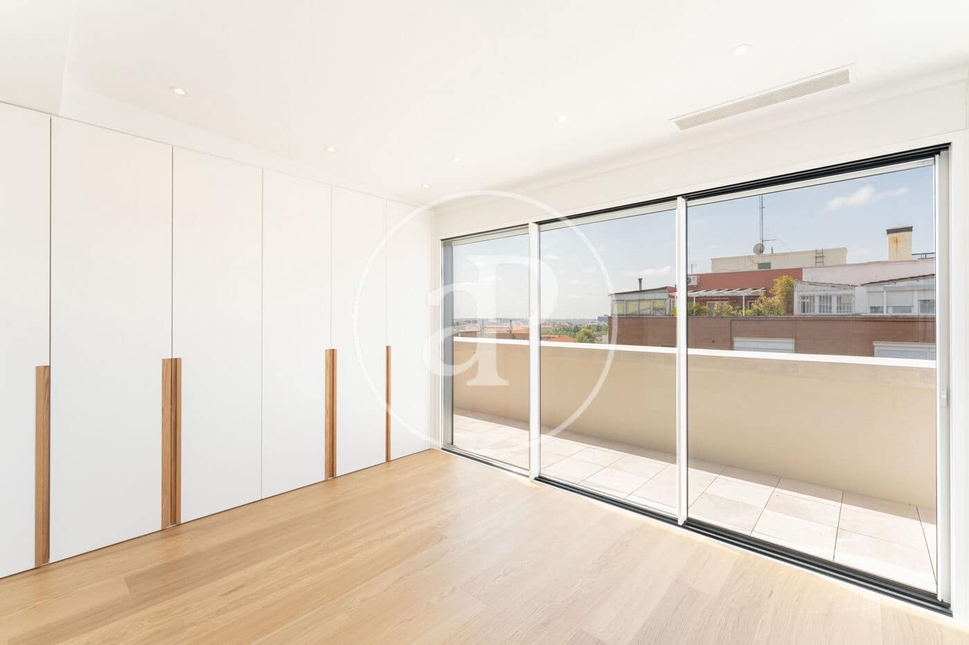 4 soverom Penthouse til leie i Madrid by - € 4 200 (Ref: 8738703)