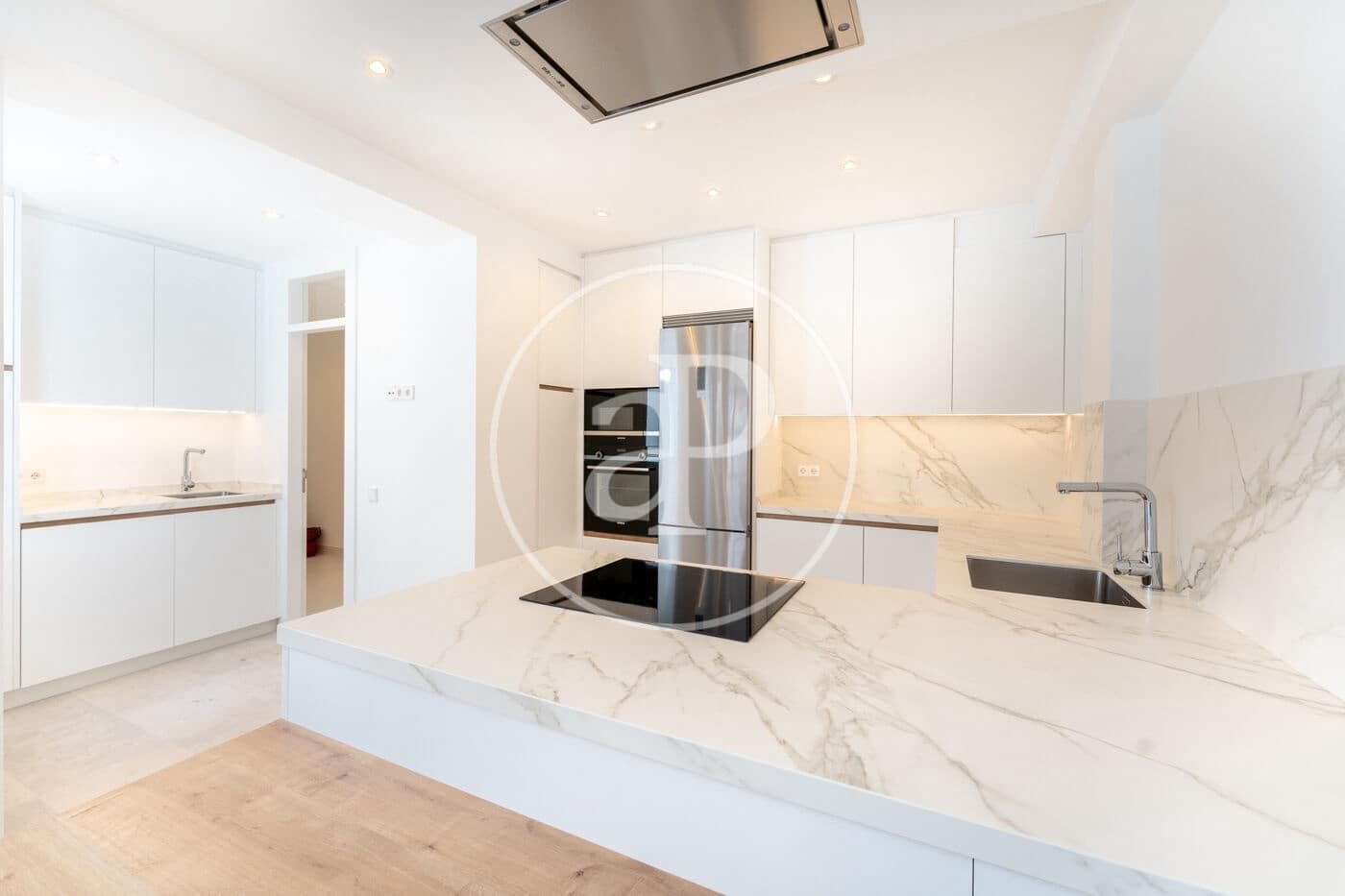 4 soverom Penthouse til leie i Madrid by - € 4 200 (Ref: 8738703)