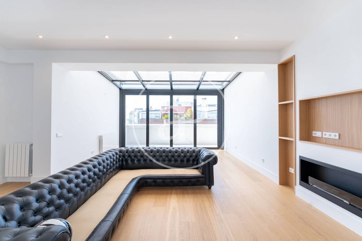4 soverom Penthouse til leie i Madrid by - € 4 200 (Ref: 8738703)