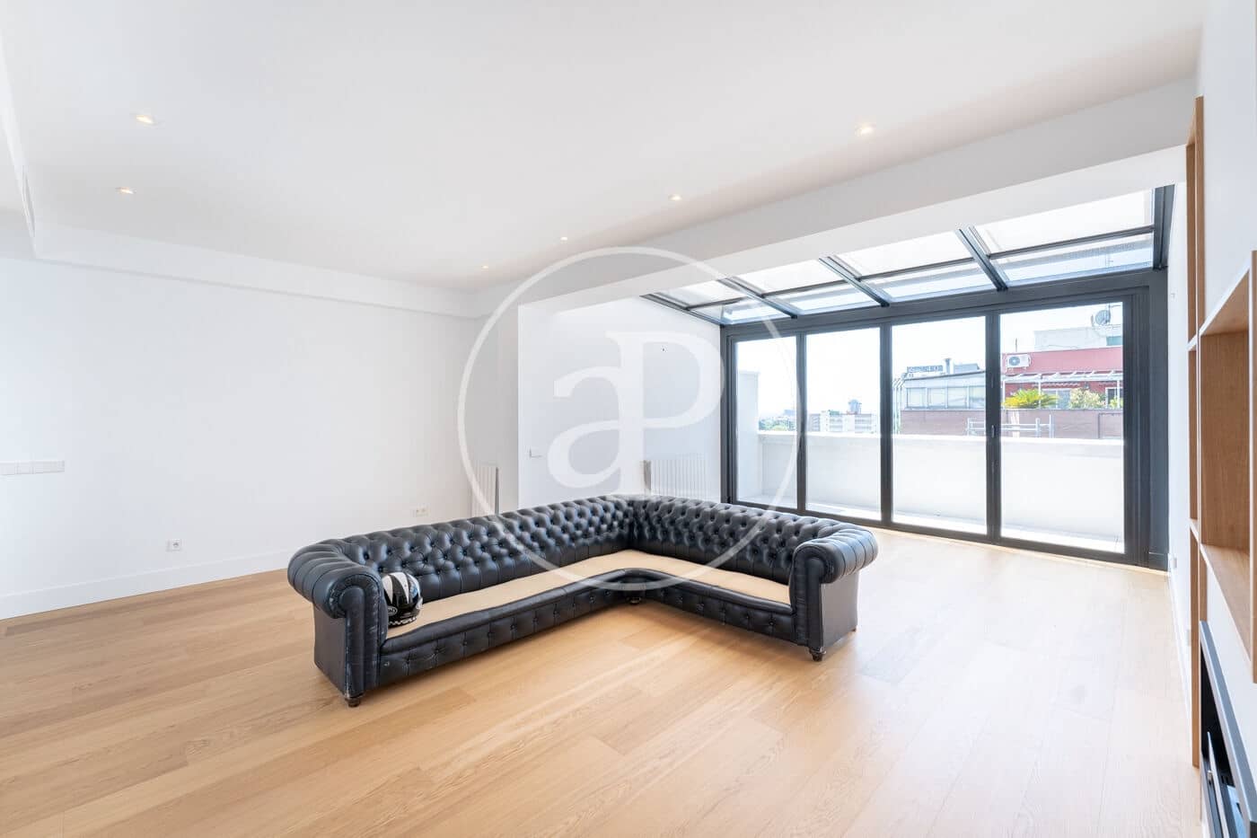 4 soverom Penthouse til leie i Madrid by - € 4 200 (Ref: 8738703)
