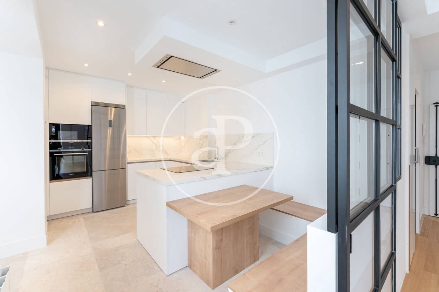 4 soverom Penthouse til leie i Madrid by - € 4 200 (Ref: 8738703)