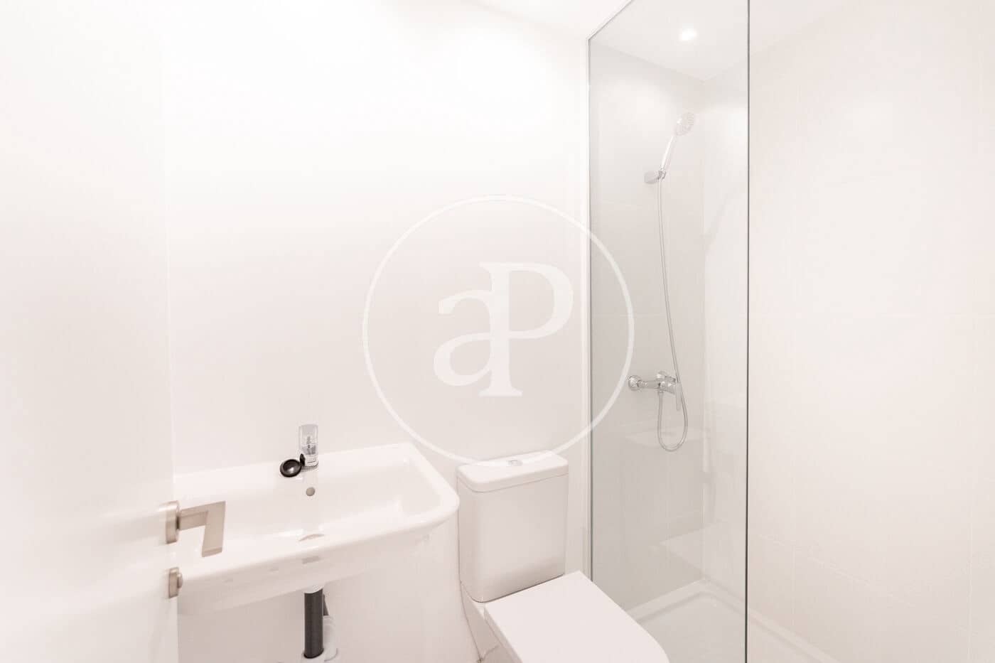 4 soverom Penthouse til leie i Madrid by - € 4 200 (Ref: 8738703)