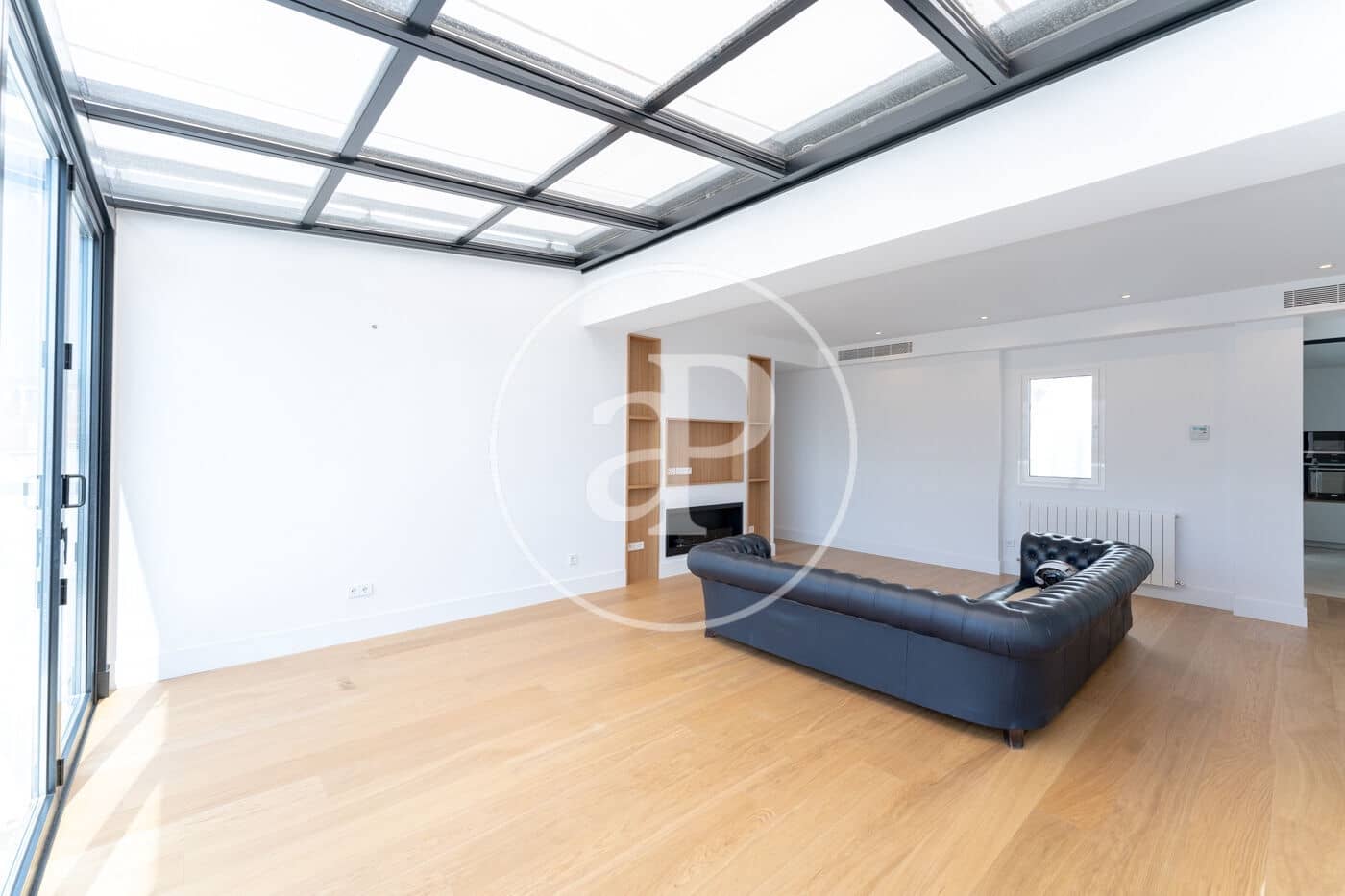 4 soverom Penthouse til leie i Madrid by - € 4 200 (Ref: 8738703)