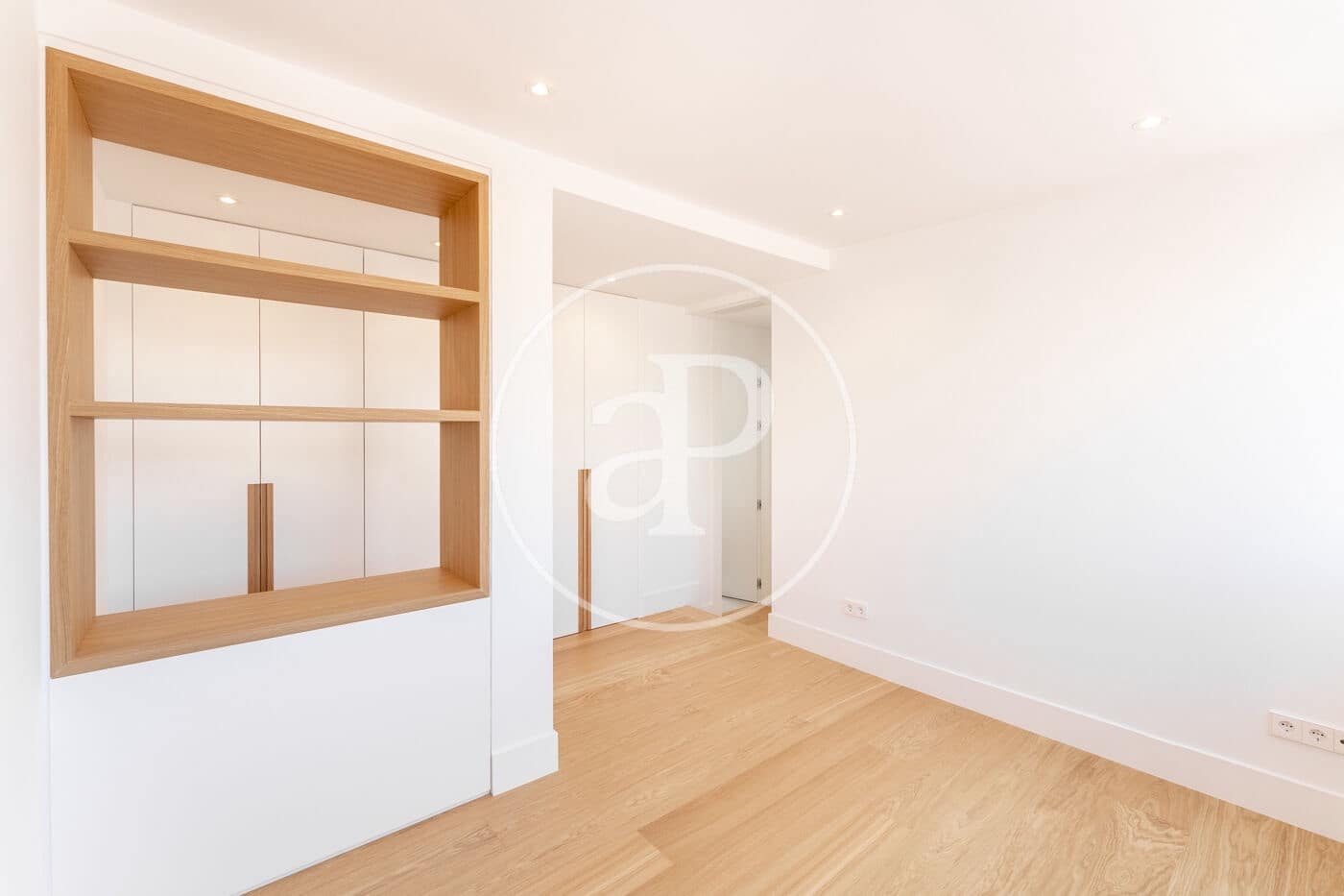 4 soverom Penthouse til leie i Madrid by - € 4 200 (Ref: 8738703)