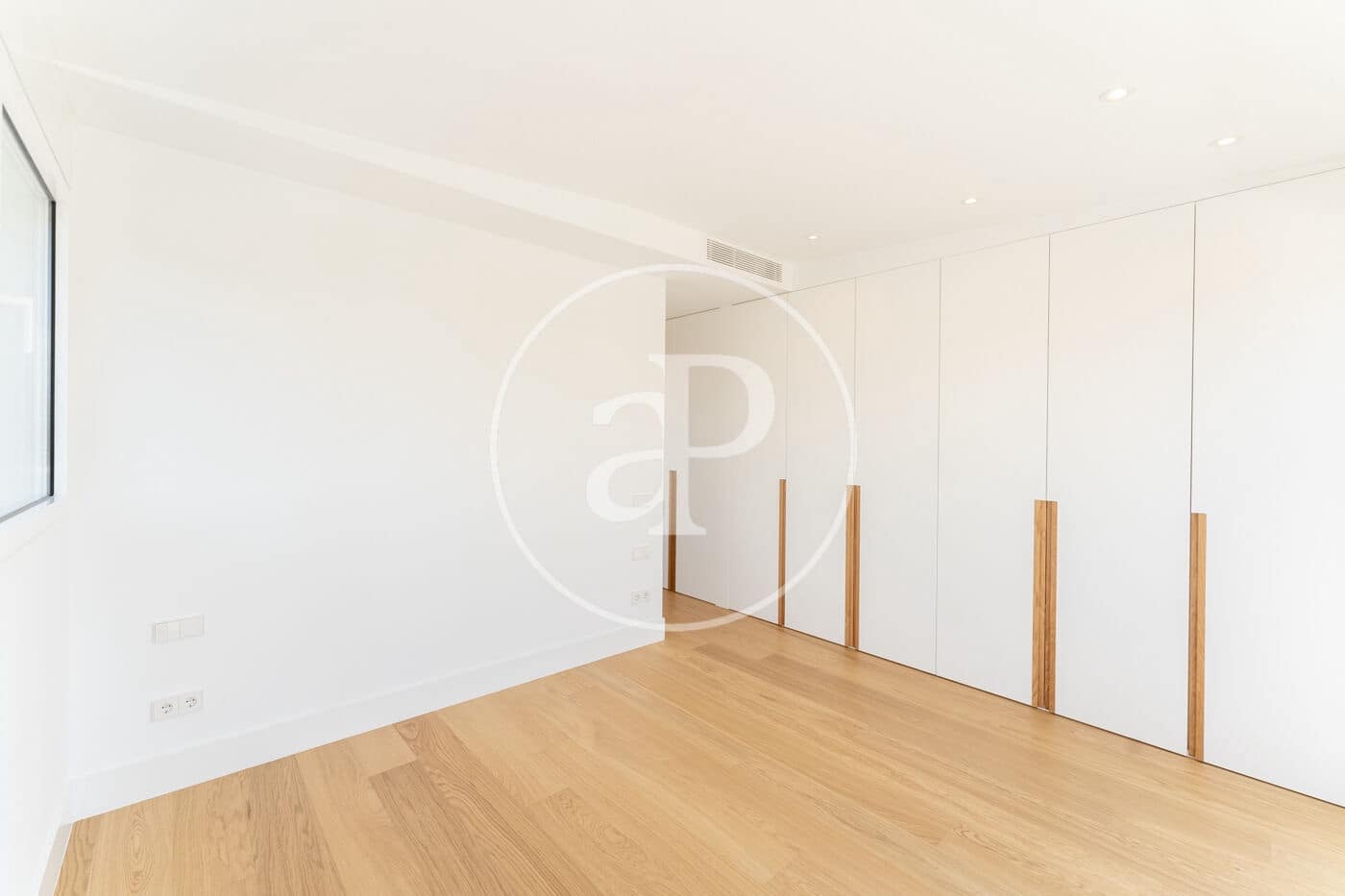 4 soverom Penthouse til leie i Madrid by - € 4 200 (Ref: 8738703)