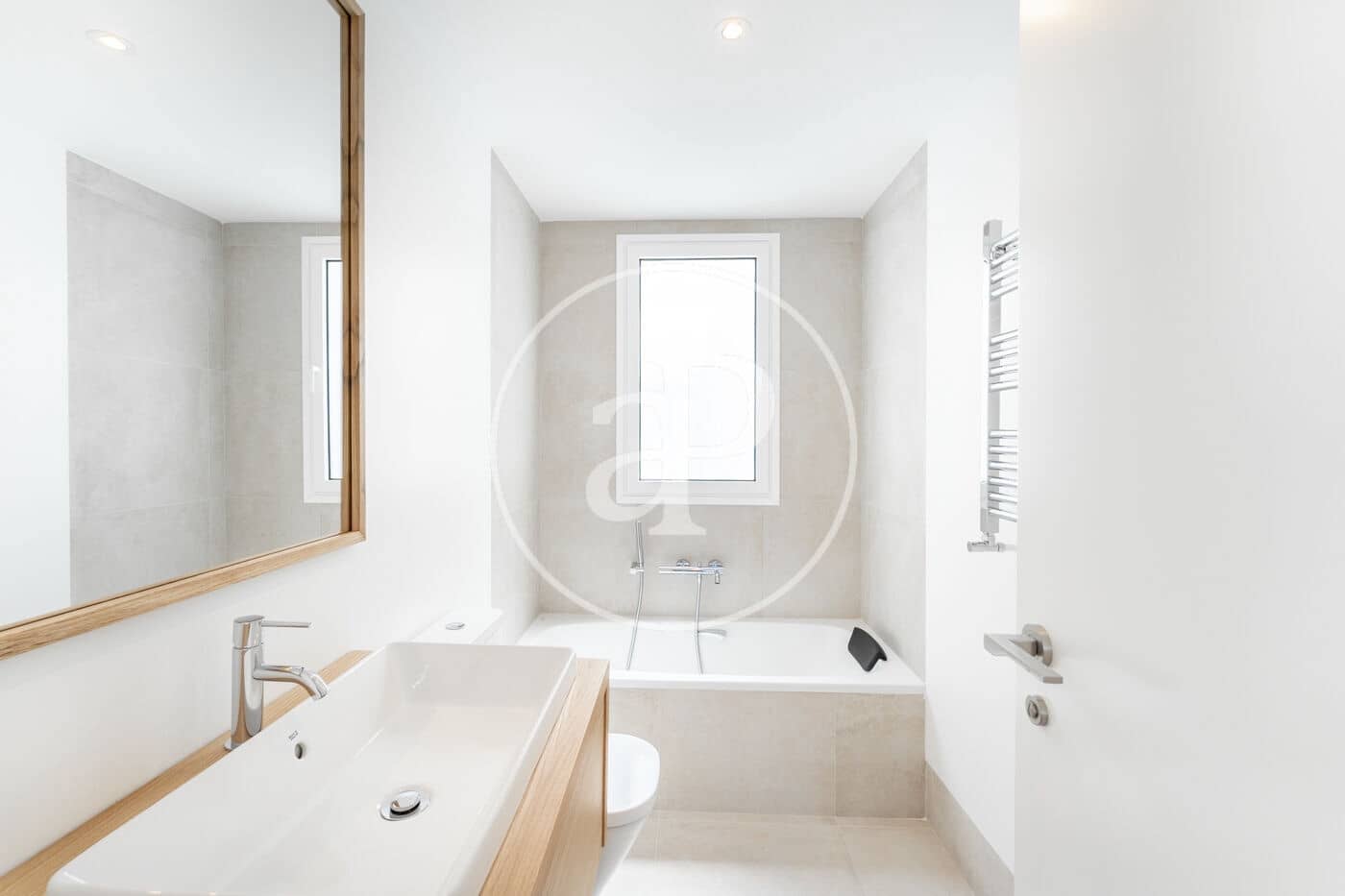 4 soverom Penthouse til leie i Madrid by - € 4 200 (Ref: 8738703)