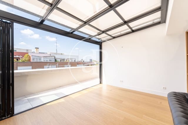 4 soverom Penthouse til leie i Hispanoamérica, Madrid by - € 4 200 (Ref: 8738703)