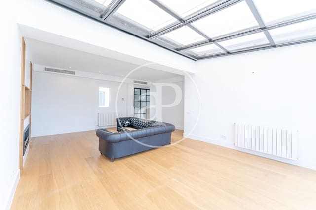 4 soverom Penthouse til leie i Hispanoamérica, Madrid by - € 4 200 (Ref: 8738703)