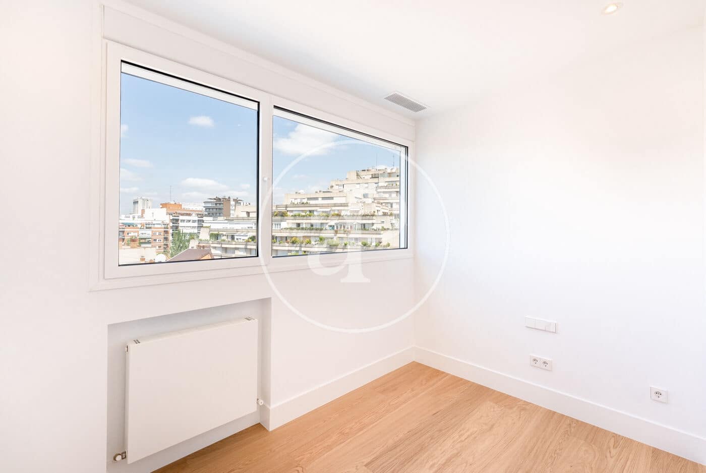 4 soverom Penthouse til leie i Madrid by - € 4 200 (Ref: 8738703)