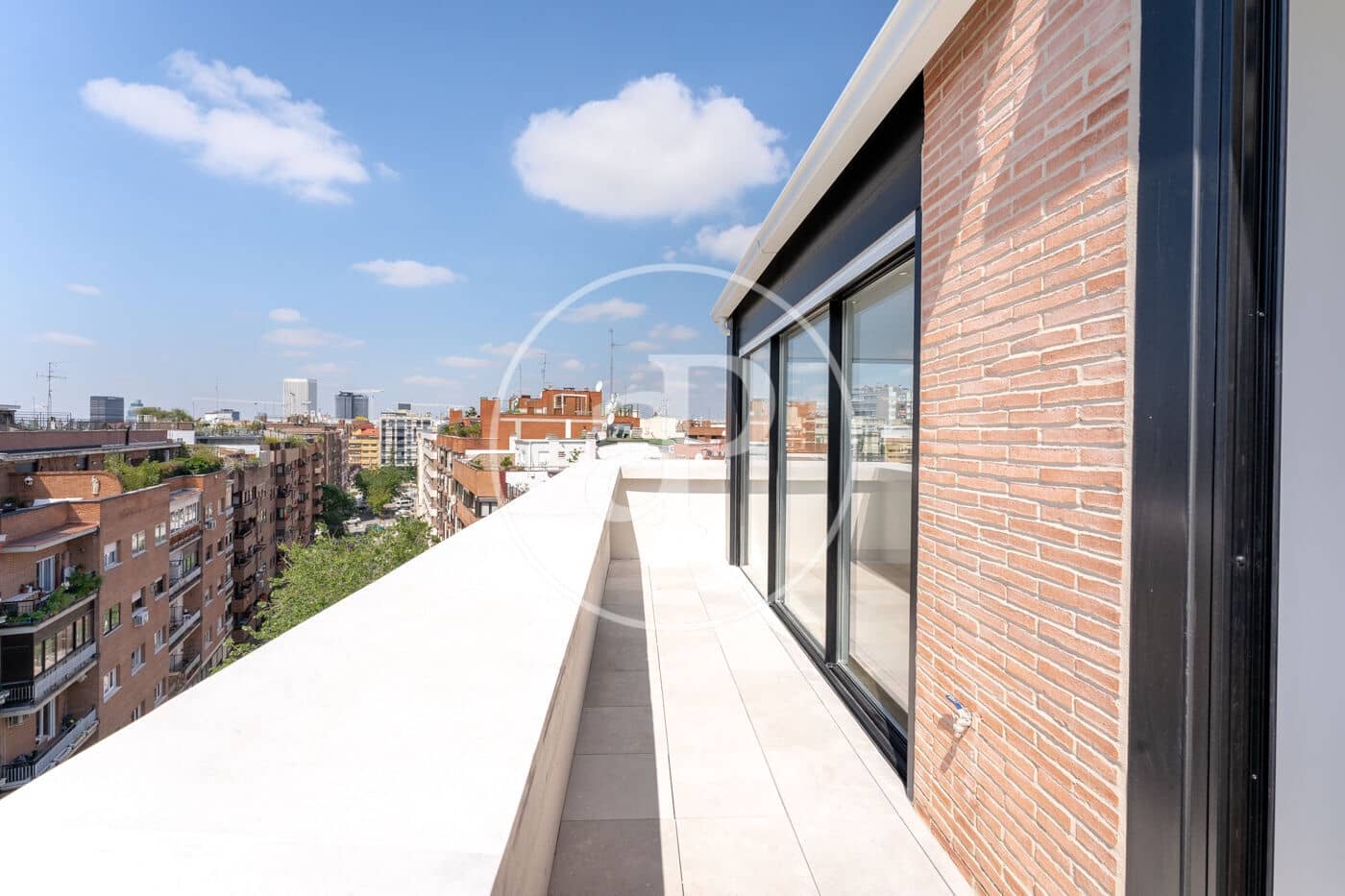 4 soverom Penthouse til leie i Madrid by - € 4 200 (Ref: 8738703)