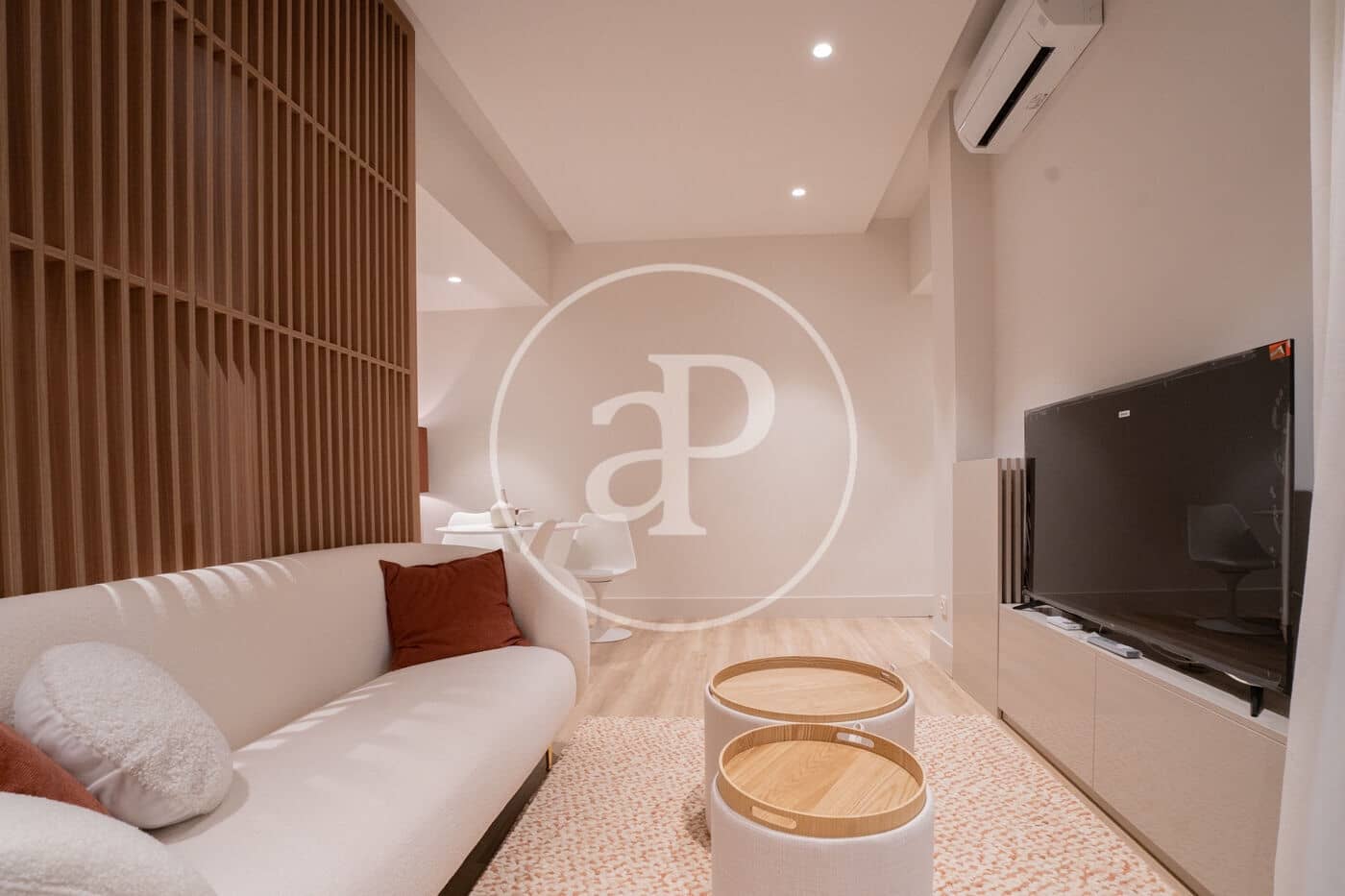 2 soverom Leilighet til leie i Madrid by - € 2 700 (Ref: 8738705)