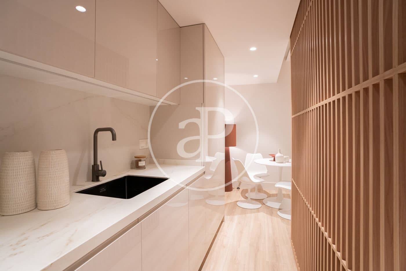 2 soverom Leilighet til leie i Madrid by - € 2 700 (Ref: 8738705)