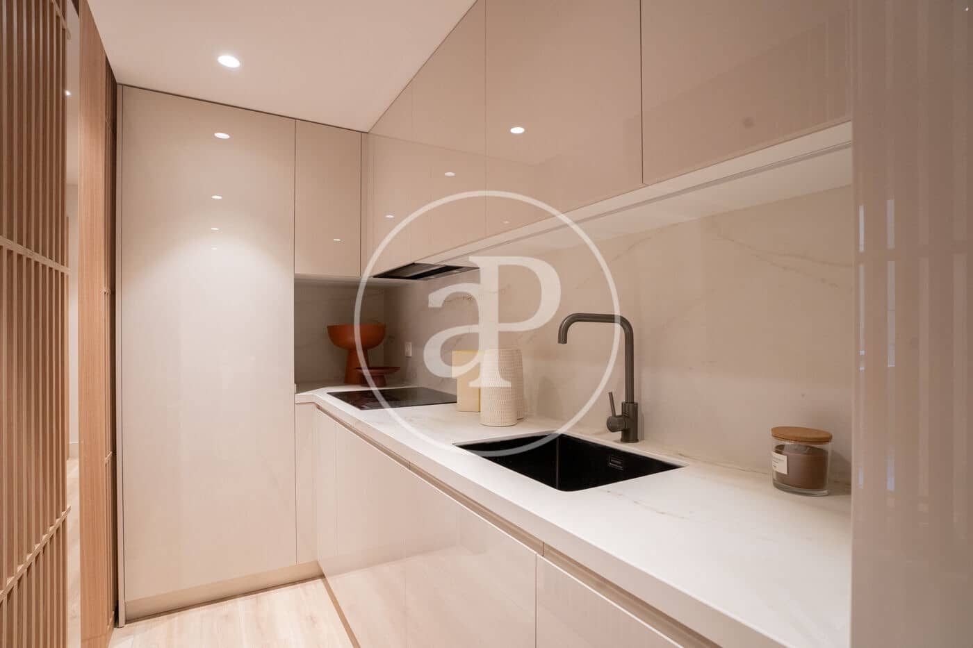 2 soverom Leilighet til leie i Madrid by - € 2 700 (Ref: 8738705)