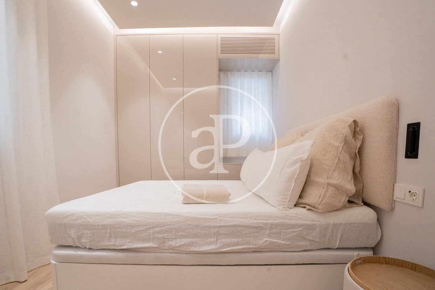 2 soverom Leilighet til leie i Madrid by - € 2 700 (Ref: 8738705)
