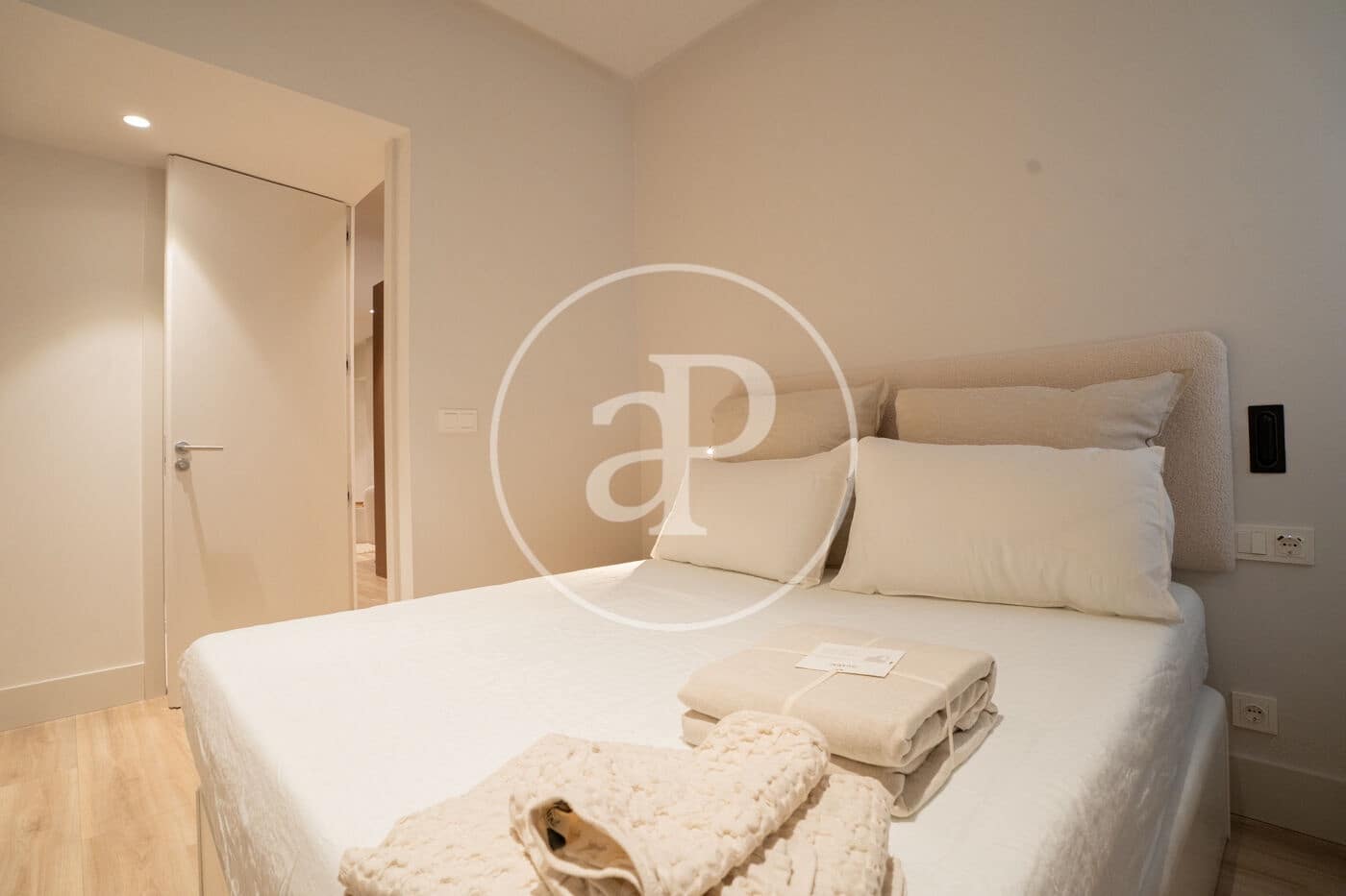 2 soverom Leilighet til leie i Madrid by - € 2 700 (Ref: 8738705)