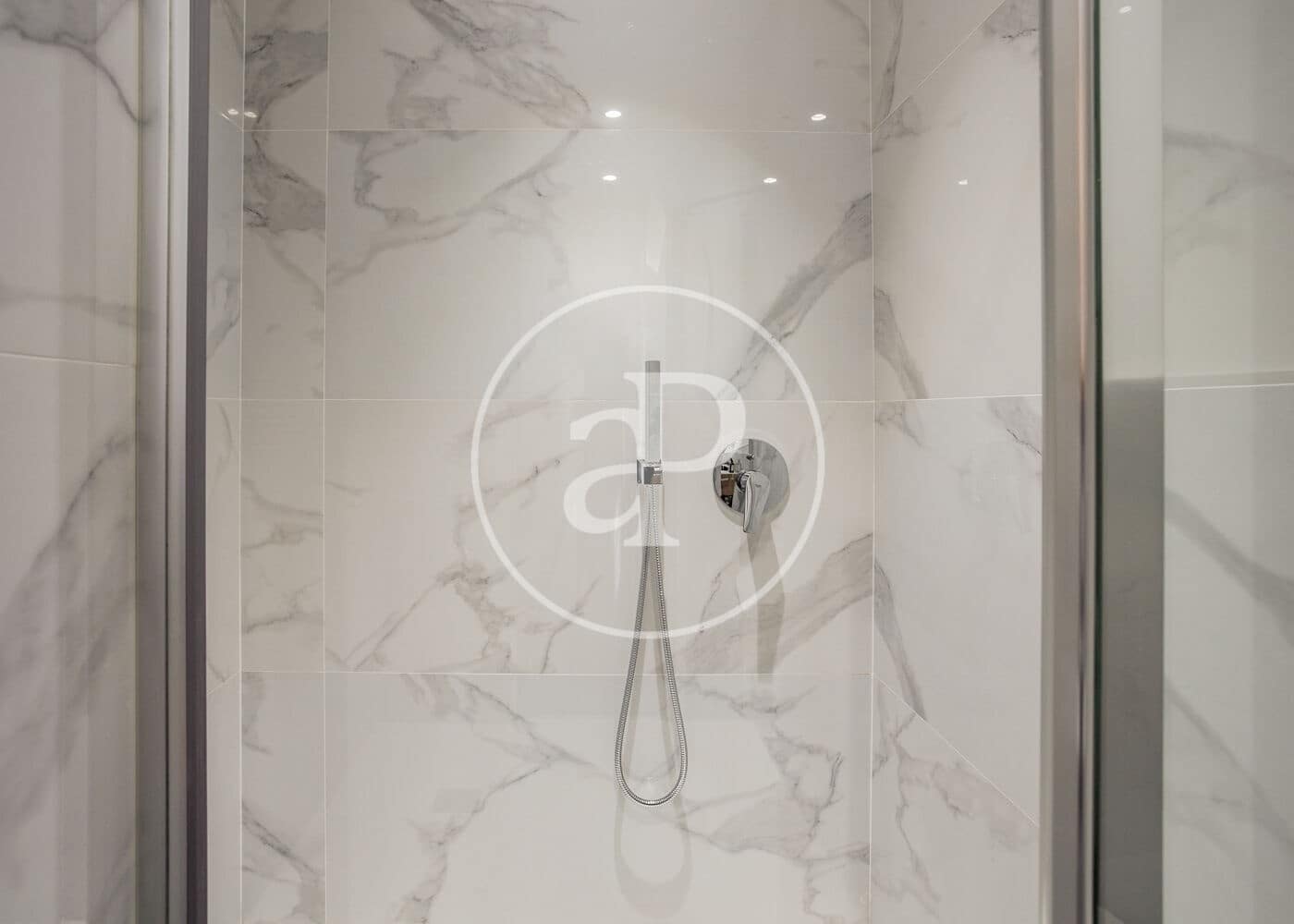 4 soveværelse Lejlighed til leje i Madrid by - € 13.000 (Ref: 8742564)