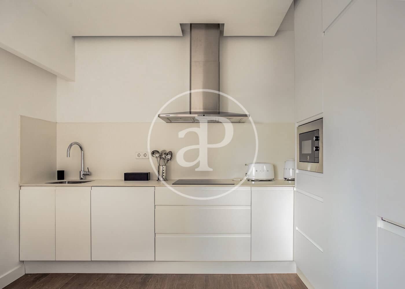 4 soveværelse Lejlighed til leje i Madrid by - € 13.000 (Ref: 8742564)