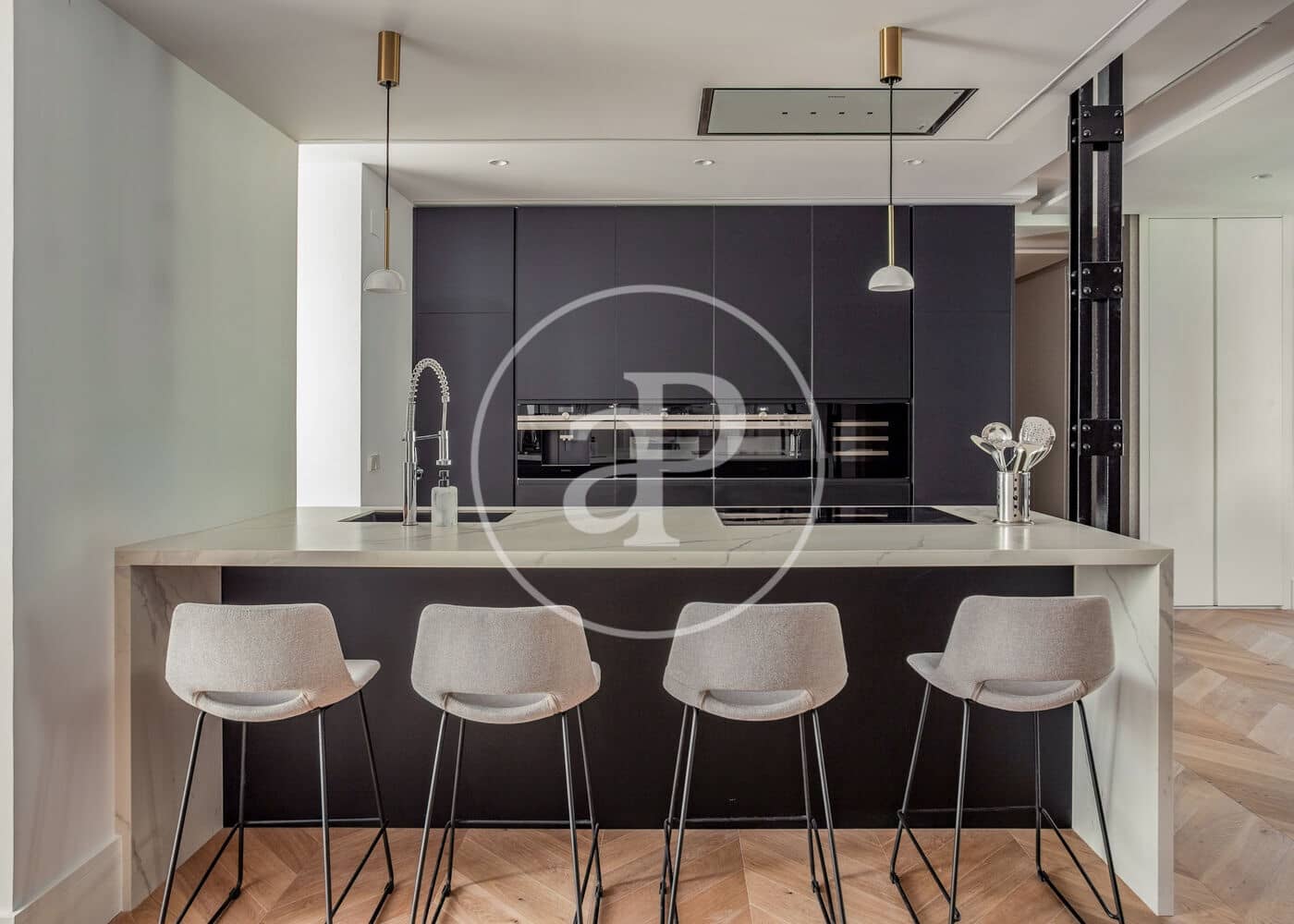 4 soveværelse Lejlighed til leje i Madrid by - € 13.000 (Ref: 8742564)