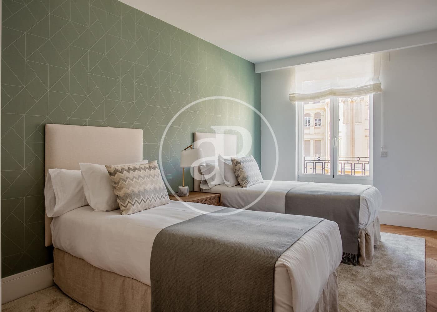 4 soveværelse Lejlighed til leje i Madrid by - € 13.000 (Ref: 8742564)