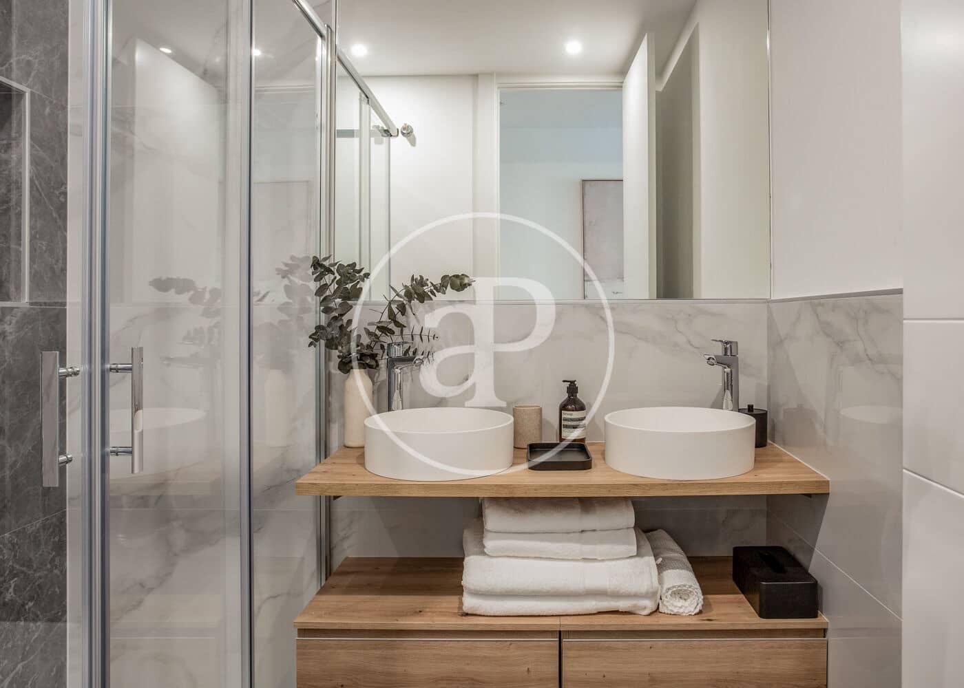 4 soveværelse Lejlighed til leje i Madrid by - € 13.000 (Ref: 8742564)