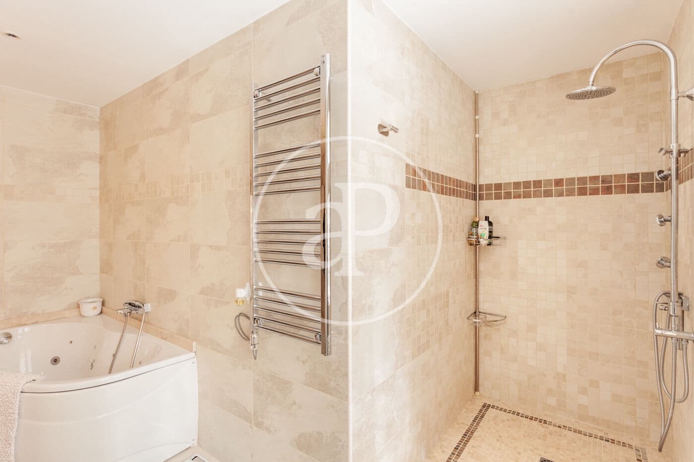 5 bedroom Villa for rent in La Moraleja with pool - € 11,500 (Ref: 8744309)