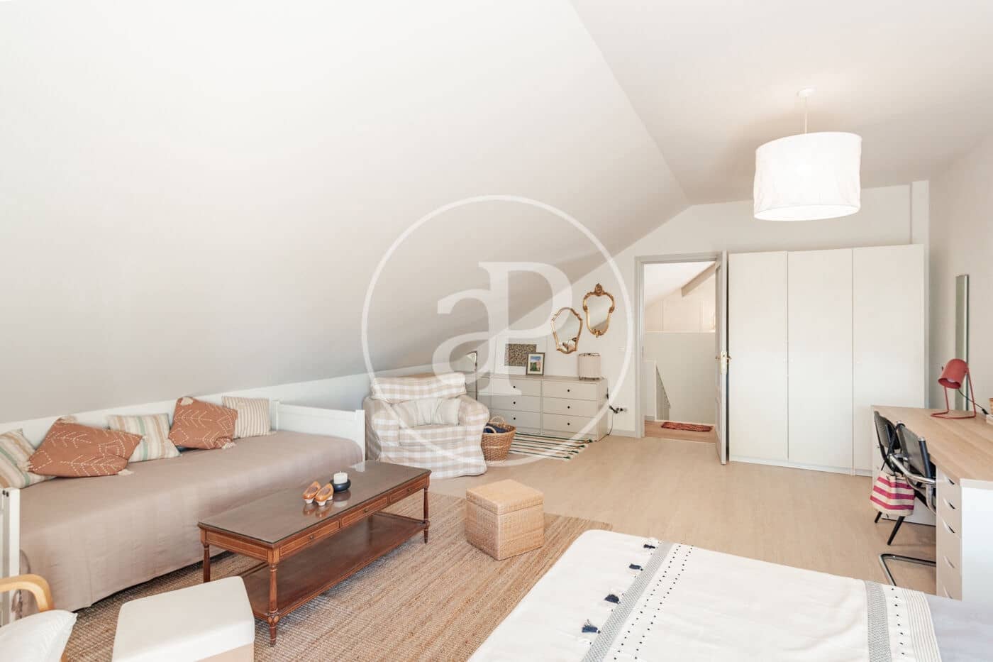 5 bedroom Villa for rent in La Moraleja with pool - € 11,500 (Ref: 8744309)