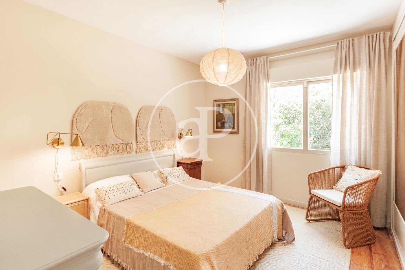 5 bedroom Villa for rent in La Moraleja with pool - € 11,500 (Ref: 8744309)