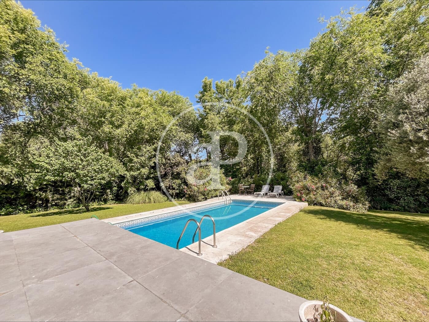 5 bedroom Villa for rent in La Moraleja with pool - € 11,500 (Ref: 8744309)