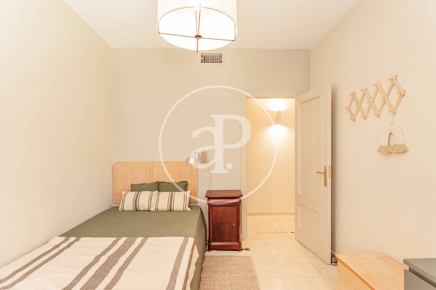 5 bedroom Villa for rent in La Moraleja with pool - € 11,500 (Ref: 8744309)