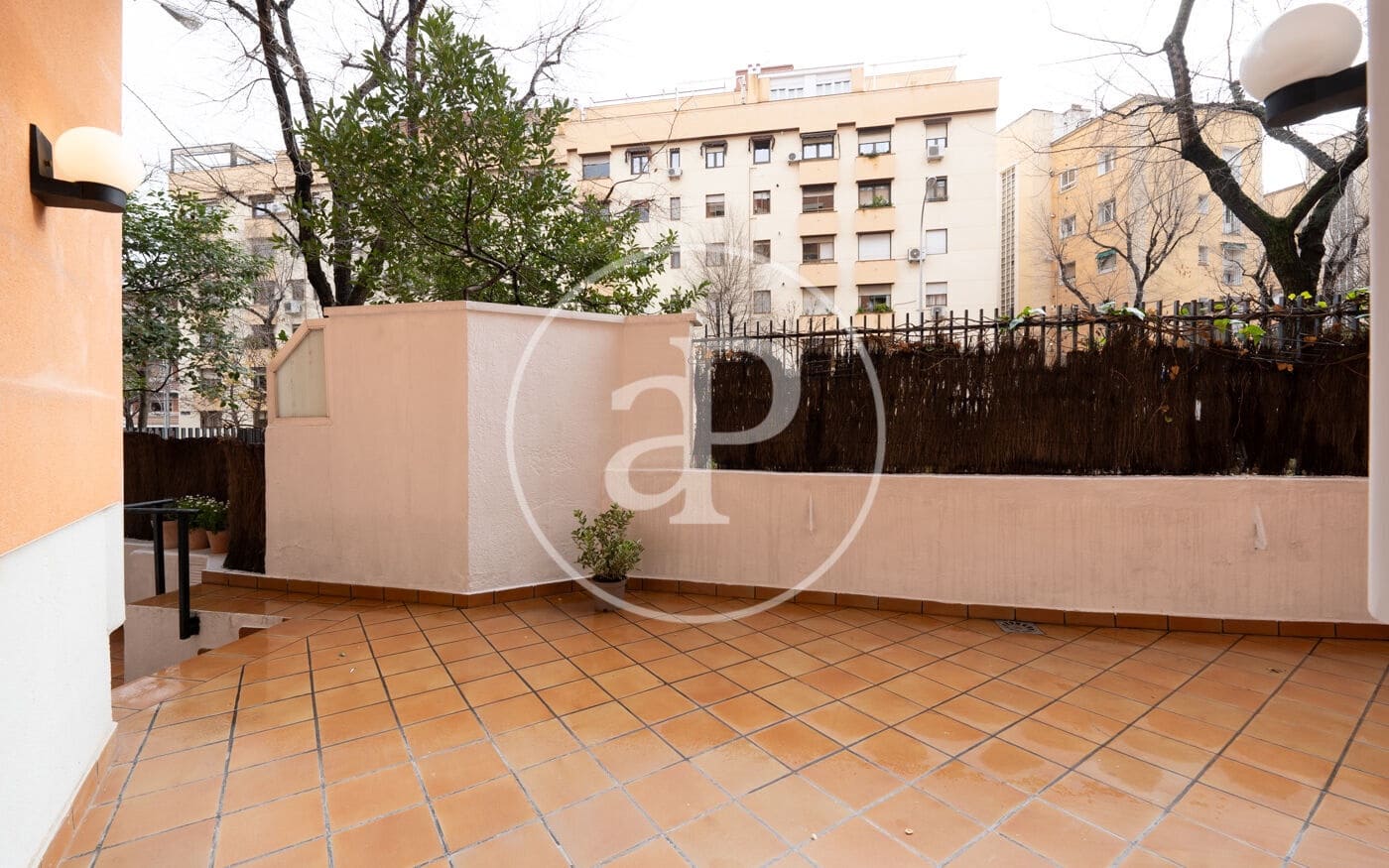 1 sovrum Lägenhet att hyra i Madrid stad - 2 000 € (Ref: 8756091)