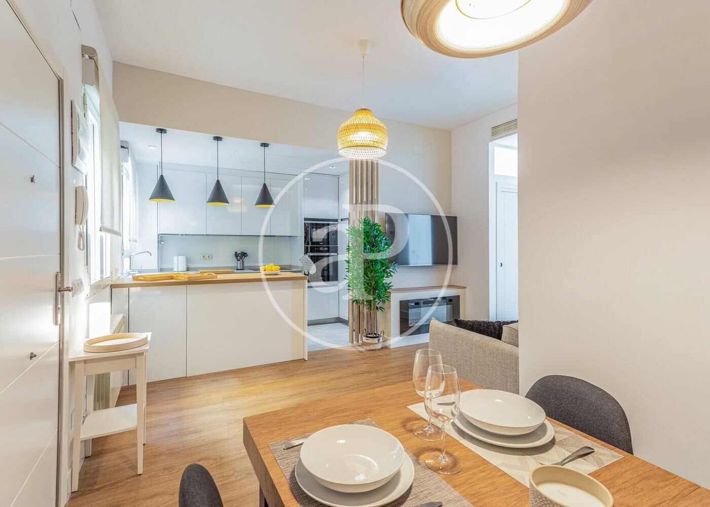 Appartement de 2 chambres à louer à Madrid ville - 1 800 € (Ref: 8756939)