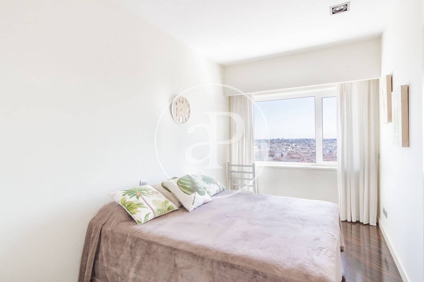 2 soveværelse Lejlighed til leje i Madrid by med swimmingpool - € 3.750 (Ref: 8767160)