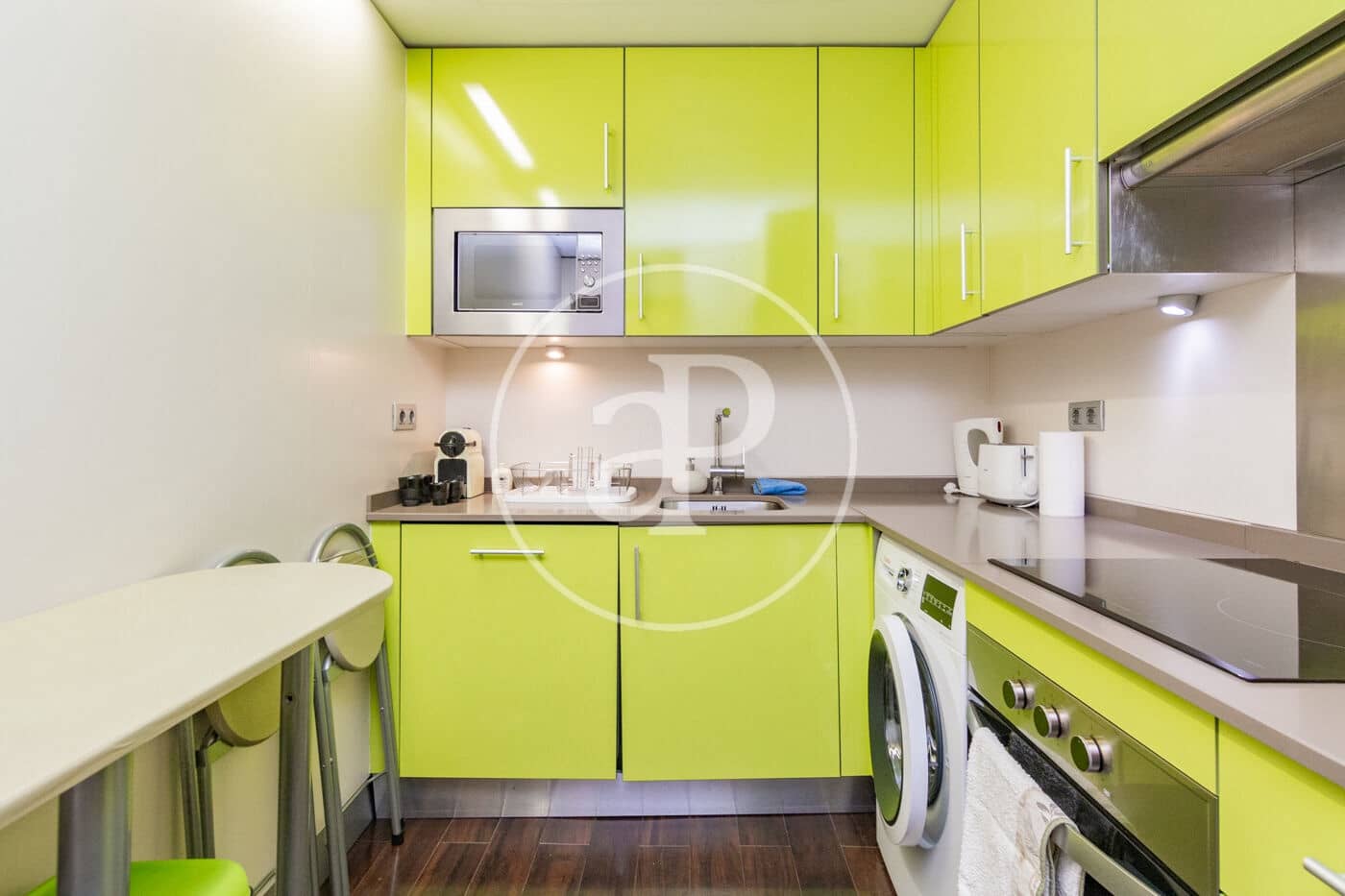 2 soveværelse Lejlighed til leje i Madrid by med swimmingpool - € 3.750 (Ref: 8767160)