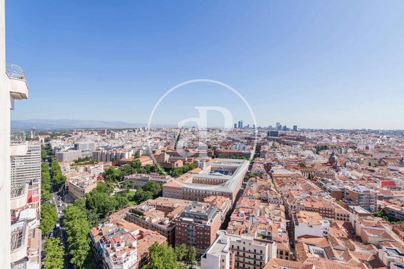 2 soveværelse Lejlighed til leje i Madrid by med swimmingpool - € 3.750 (Ref: 8767160)